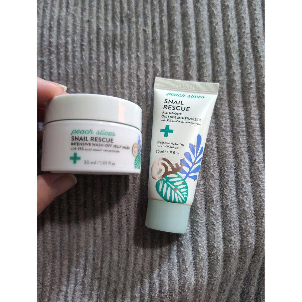 Peach slices skincare set